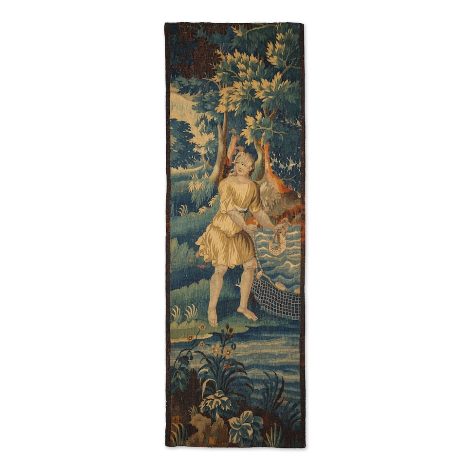 Fragment de tapisserie figurant un jeune pécheur, Aubusson XVIIIeFragment of tapestry depic...: Fragment de tapisserie figurant un jeune pécheur, Aubusson XVIIIe Fragment of tapestry depicting a young fisherman, Aubusson, 18th century. The fisherman, dressed in an antique tunic, is
