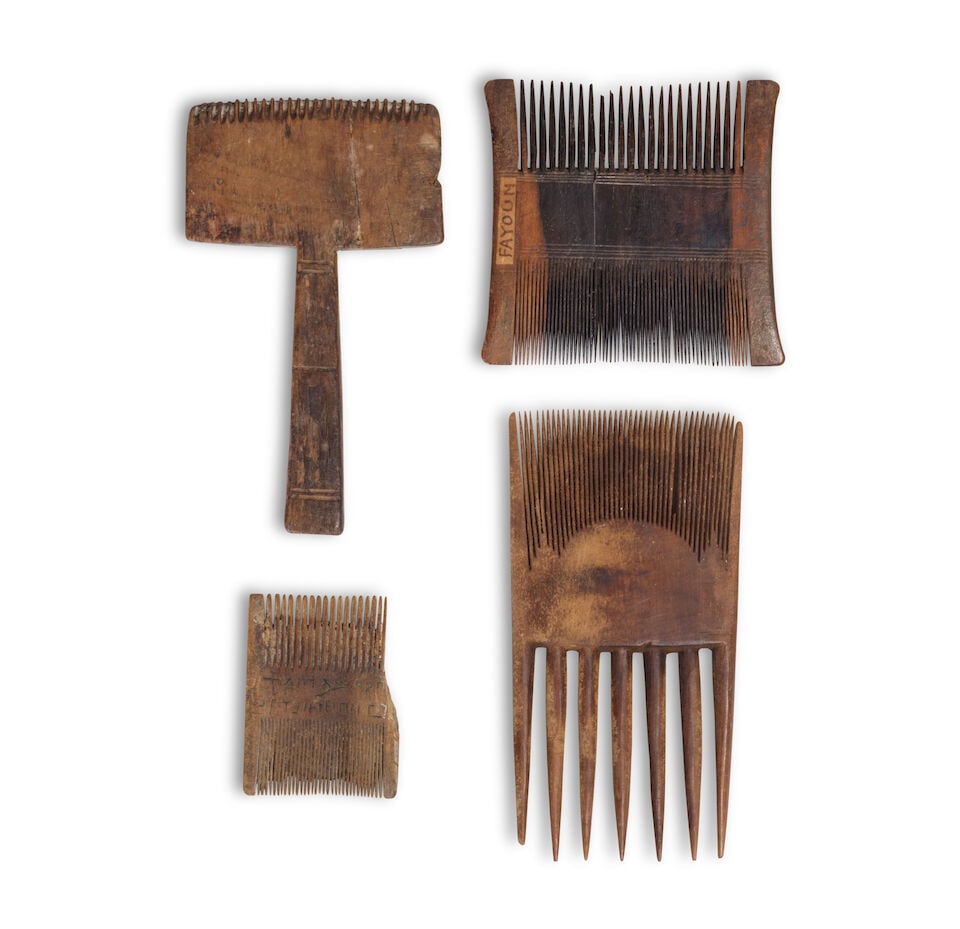 Quatre peignes coptes en bois, Égypte, VIIe-VIIIe siècle ap. J.C. et postérieurFo... - 2