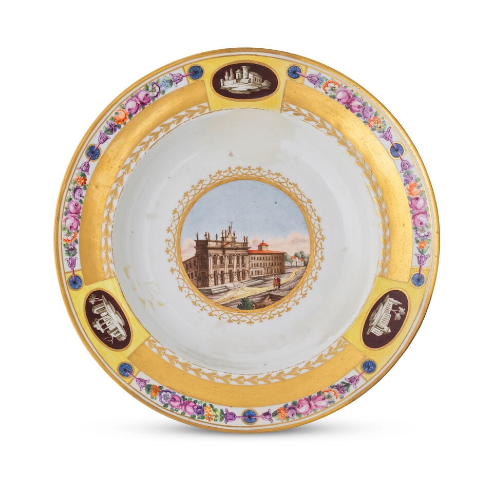 Assiette de soupe provenant du service Württemberg en porcelaine de la Manufacture impé...: Assiette de soupe provenant du service Württemberg en porcelaine de la Manufacture impériale de St. Petersbourg, vers 1815 An Imperial Porcelain Factory, St. Petersburg, soup plate from the