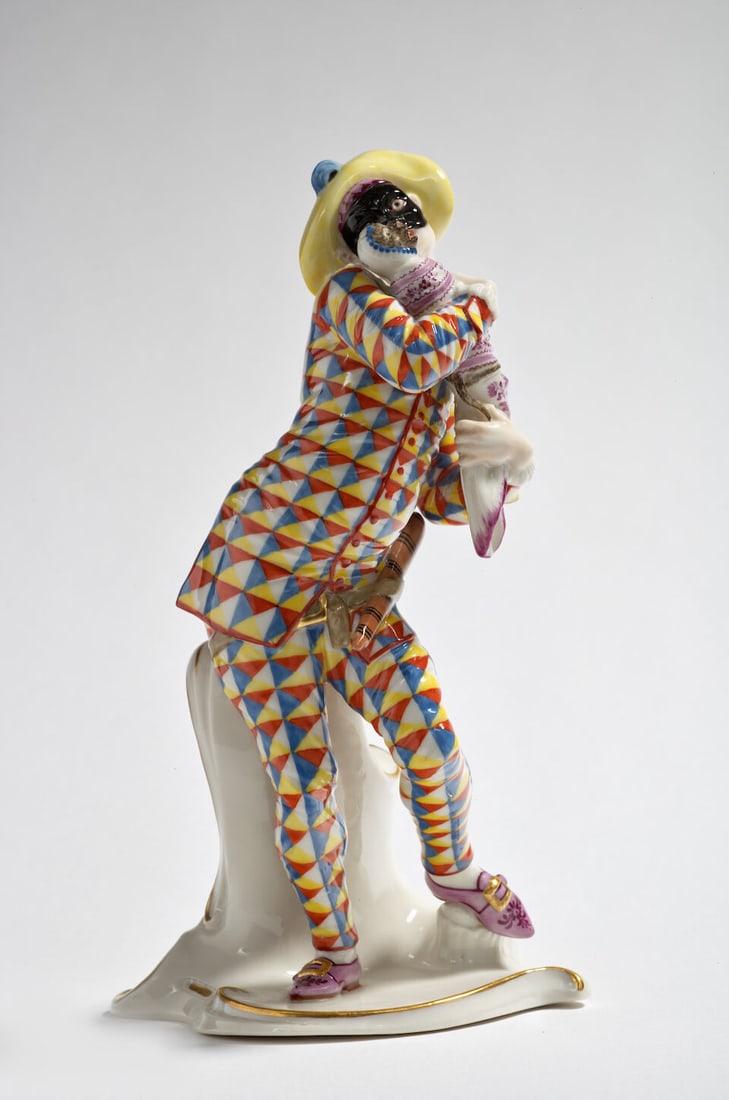 Suite de cinq personnages de la Commedia dell'Arte en porcelaine, Nymphenburg, XXe siècleFi... - 5