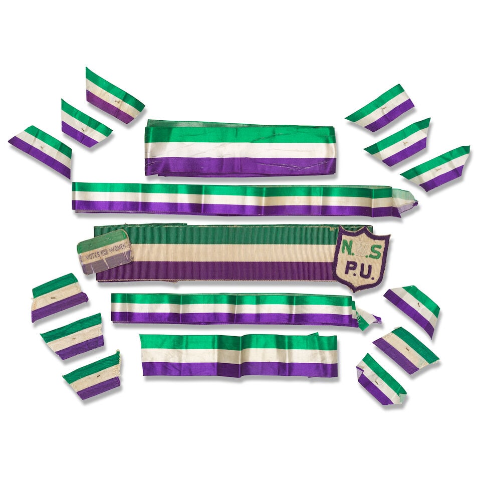 TEXTILES AND EPHEMERA hatband, badges, pencils, ribbon - 3