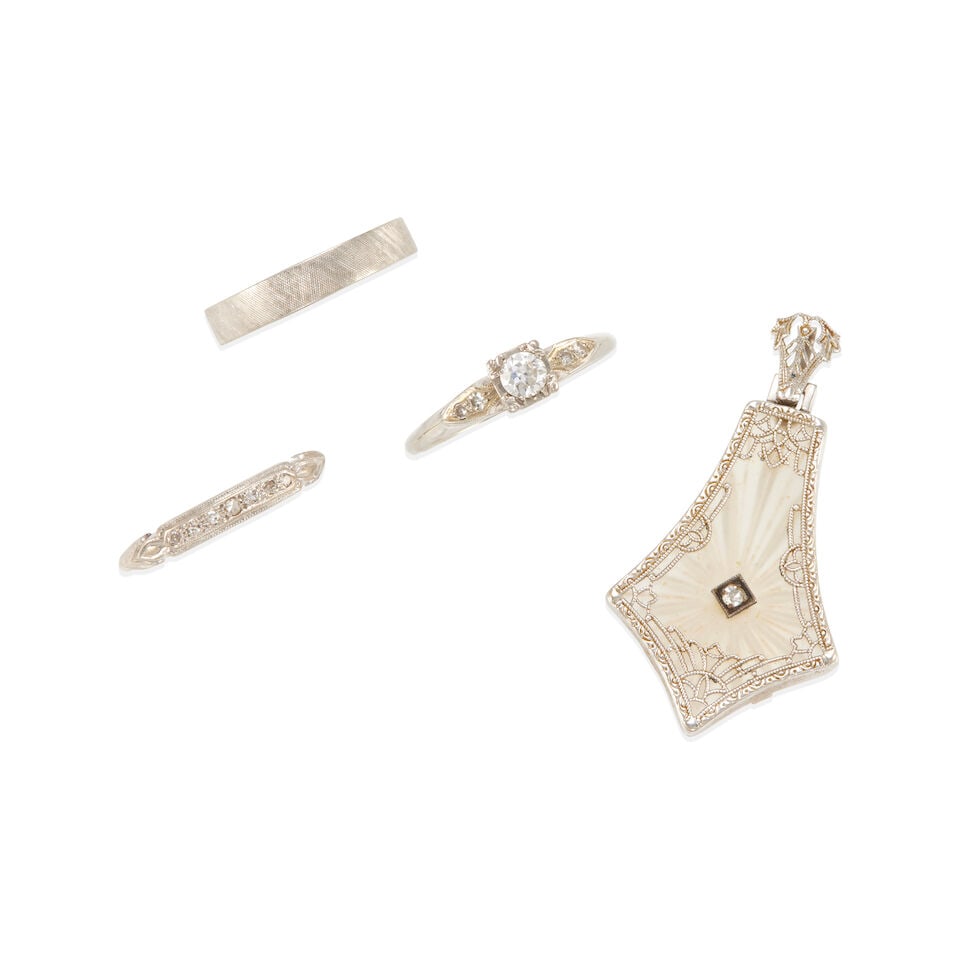 GROUP OF GOLD AND DIAMOND JEWELRY (1 of 2)