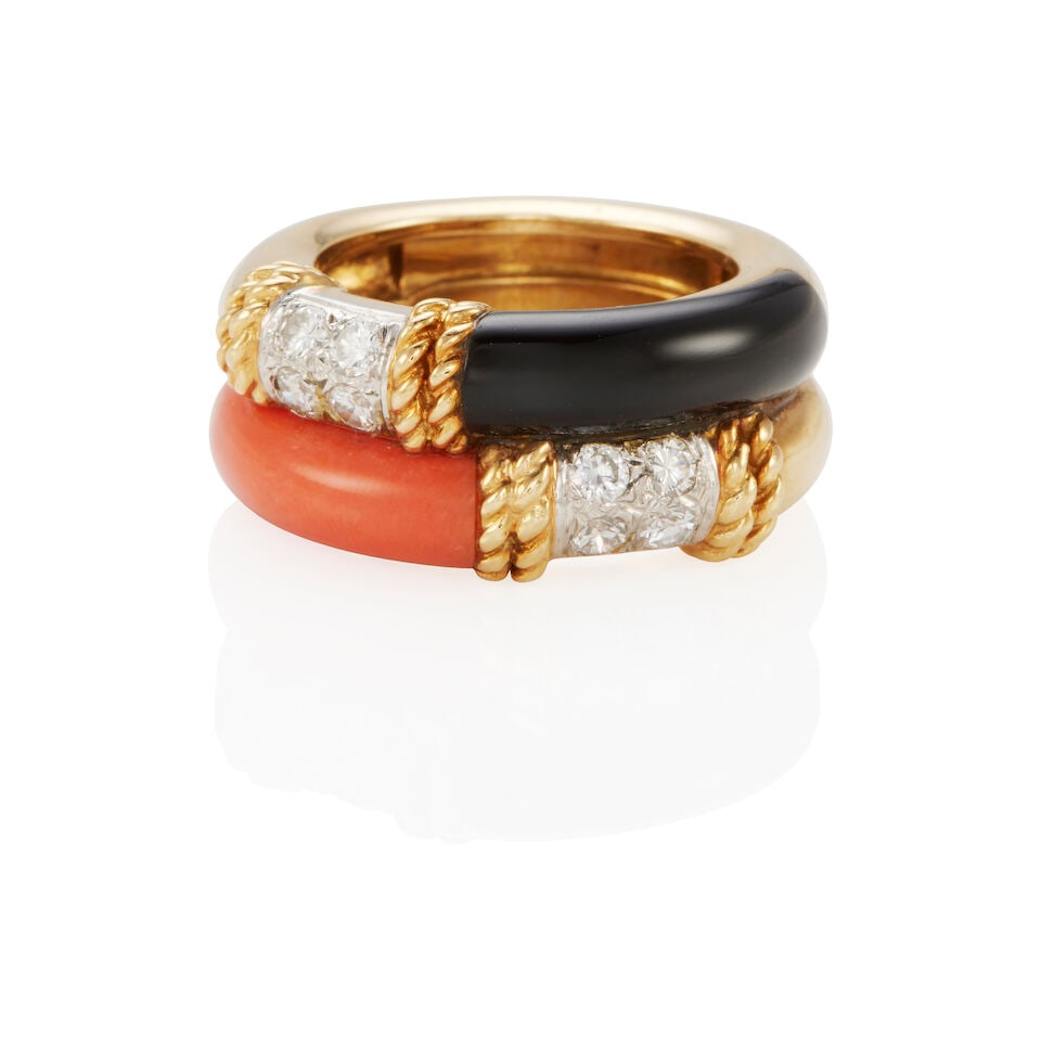 FRED PARIS: 18K GOLD, DIAMOND, CORAL AND ONYX RING (1 of 2)