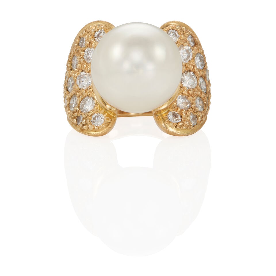 18K GOLD, CULTURED PEARL AND DIAMOND RING (1 of 2)