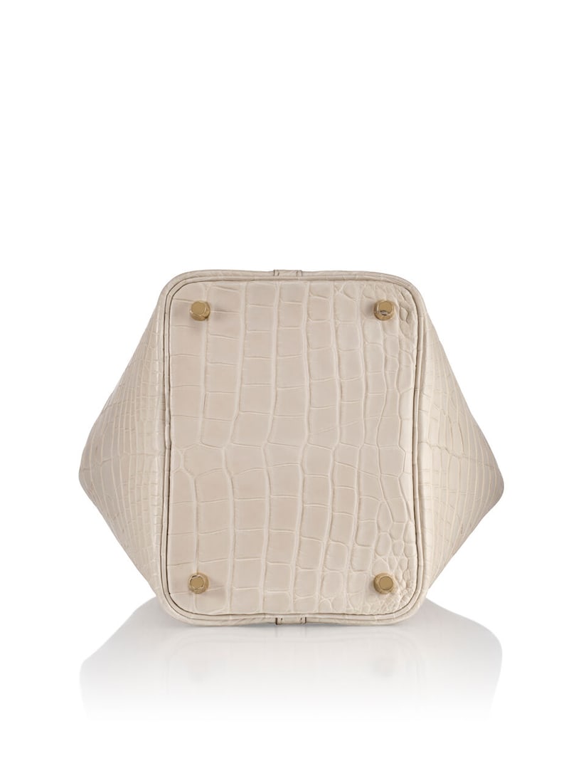 HERMÈS: BETON MATTE ALLIGATOR PICOTIN 18 WITH GOLD HARDWARE 2022 (Includes keys, padlock an... - 4