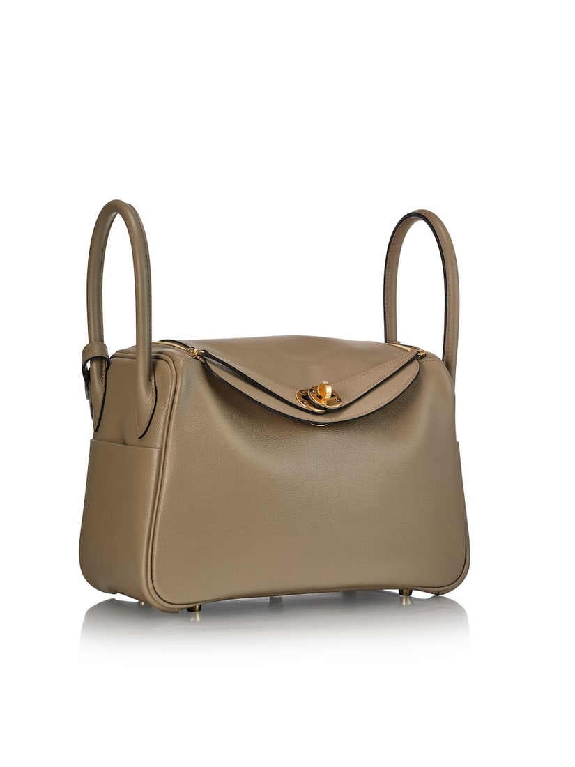 HERMÈS: BEIGE MARFA EVERCOLOR LINDY 26 WITH GOLD HARDWARE 2024 (Includes dust bag) - 2
