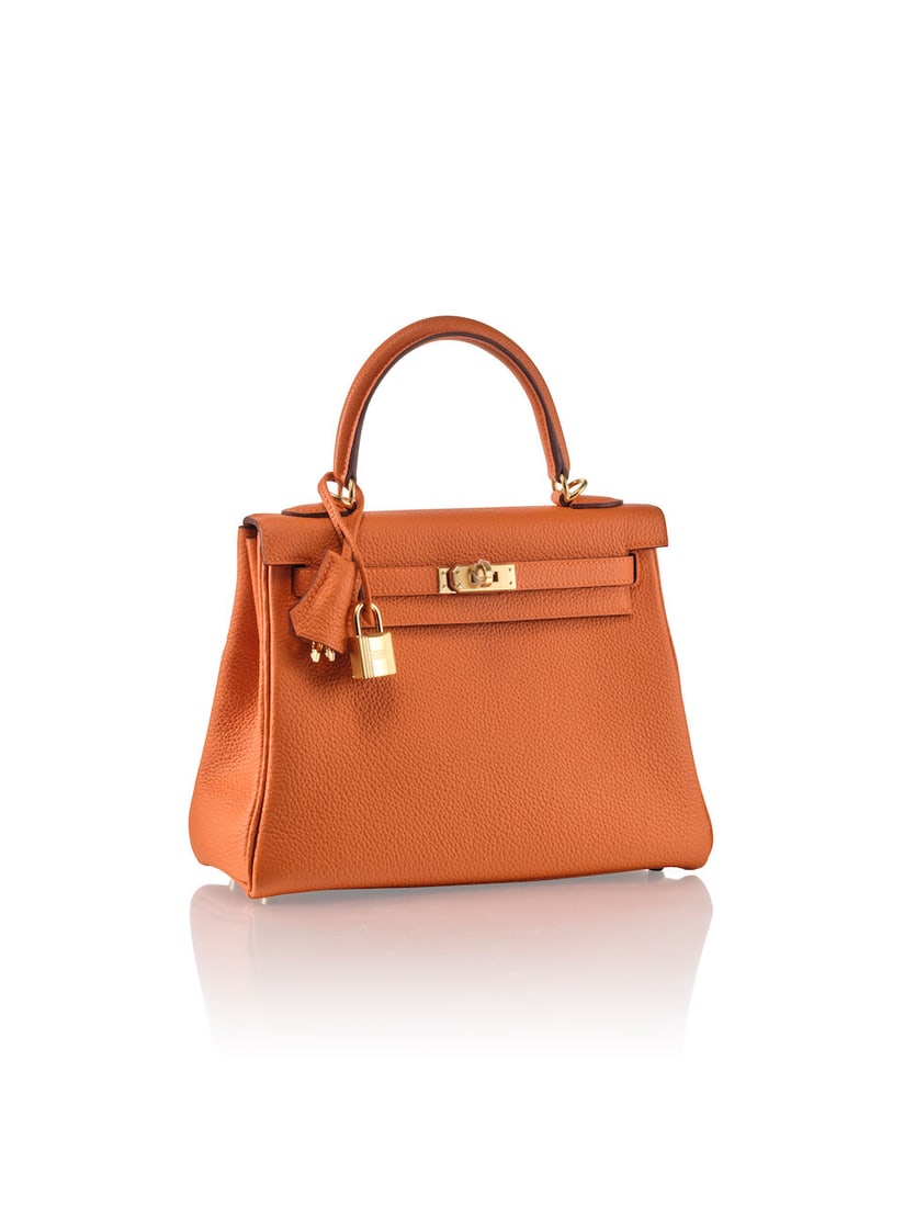 HERMÈS: ORANGE H TOGO RETOURNE KELLY 25 WITH GOLD HARDWARE 2023 (Includes strap, keys, padl... - 2