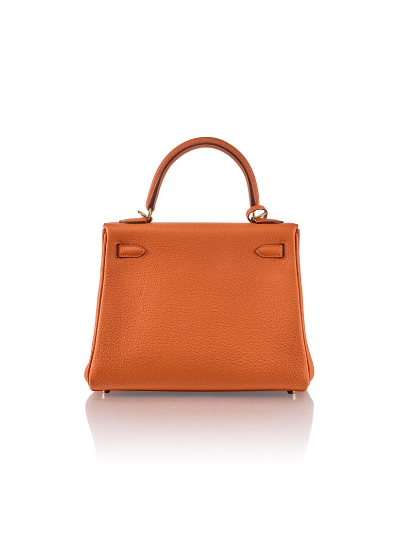 HERMÈS: ORANGE H TOGO RETOURNE KELLY 25 WITH GOLD HARDWARE 2023 (Includes strap, keys, padl... - 3