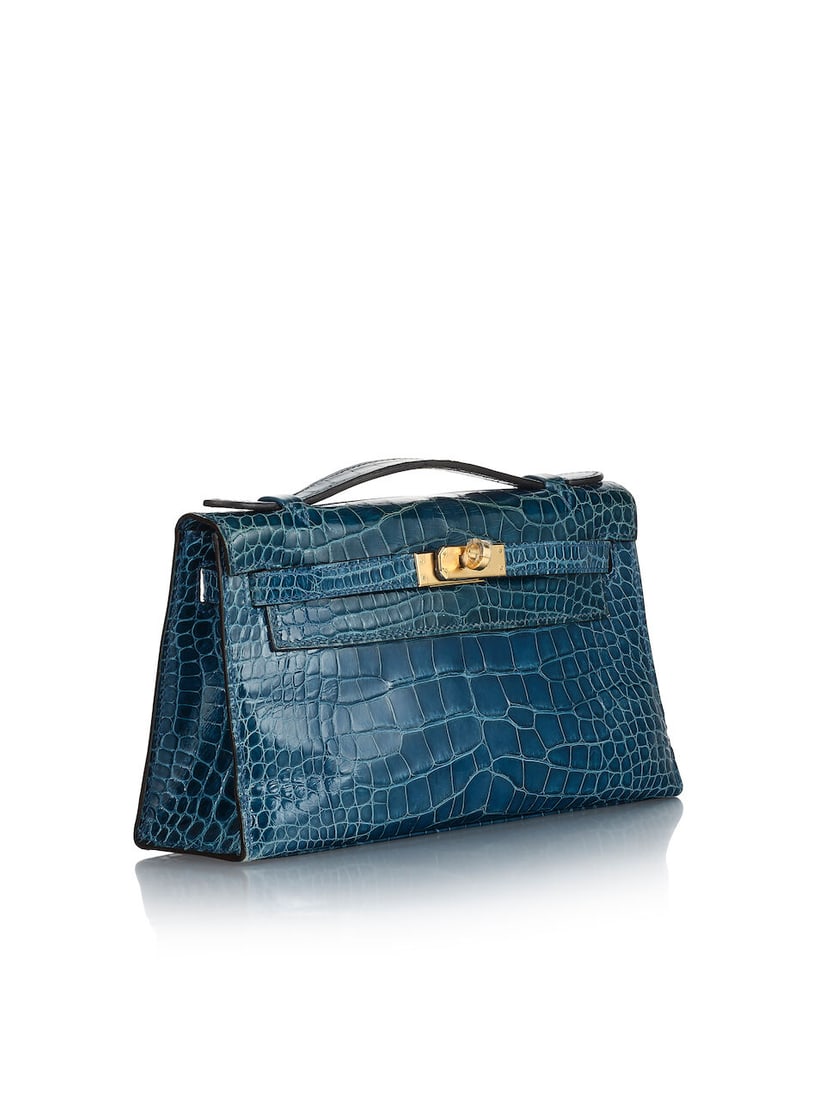 HERMÈS: BLEU IZMIR SHINY ALLIGATOR KELLY POCHETTE WITH GOLD HARDWARE 2018 (Includes dust bag) - 2