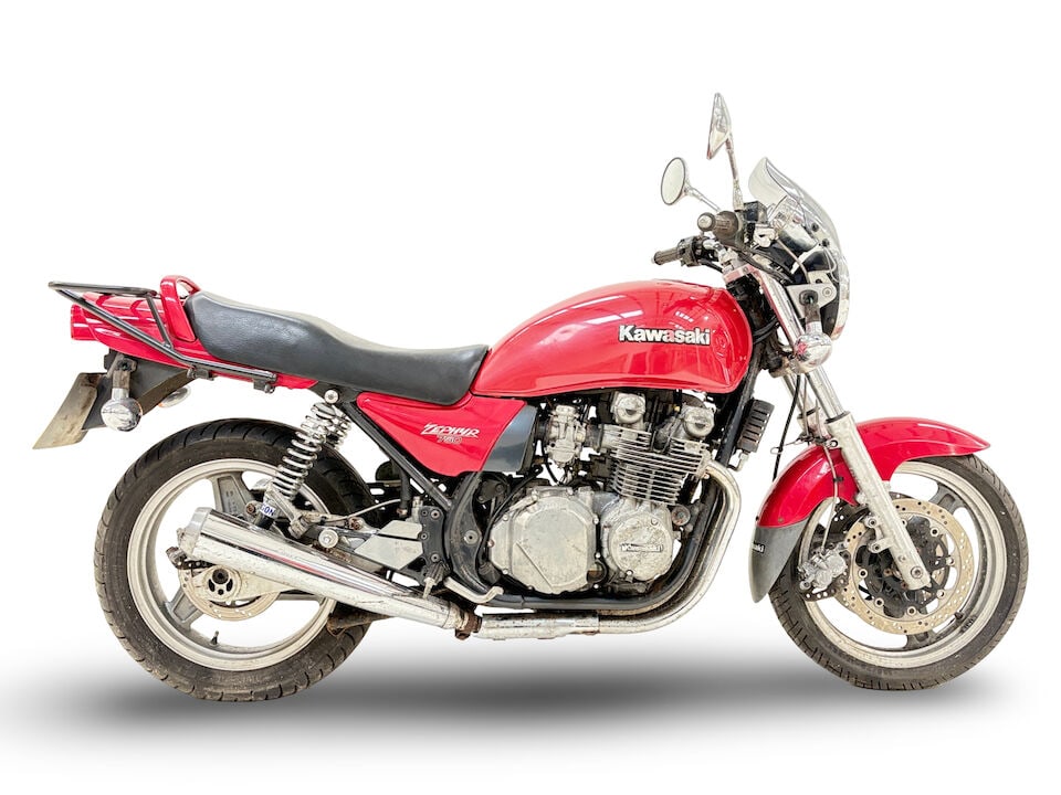 1992 Kawasaki ZR750 Zephr Frame no. ZR750C-019159 Engine no. KZ750EE157002: 1992 Kawasaki ZR750 Zephr Registration no. J312 AKW Frame no. ZR750C-019159 Engine no. KZ750EE157002 'A back to back... ride like this on two bikes with a 20 year age gap is the only way to impress yo