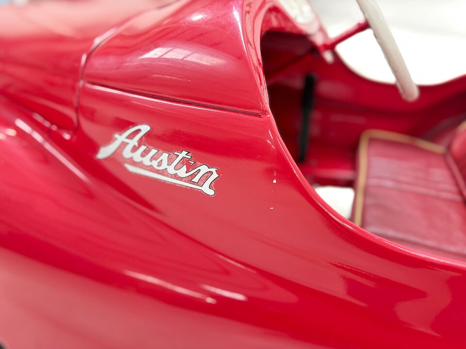 An Austin J40 pedal car - 11