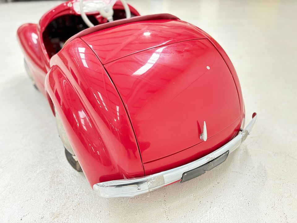 An Austin J40 pedal car - 12