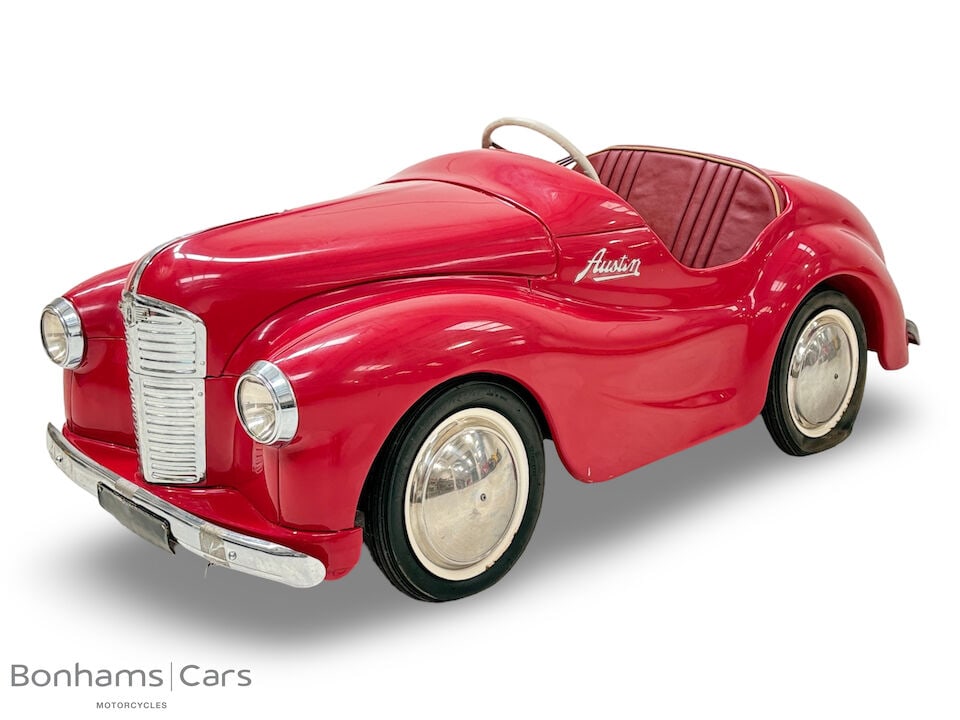 An Austin J40 pedal car - 2