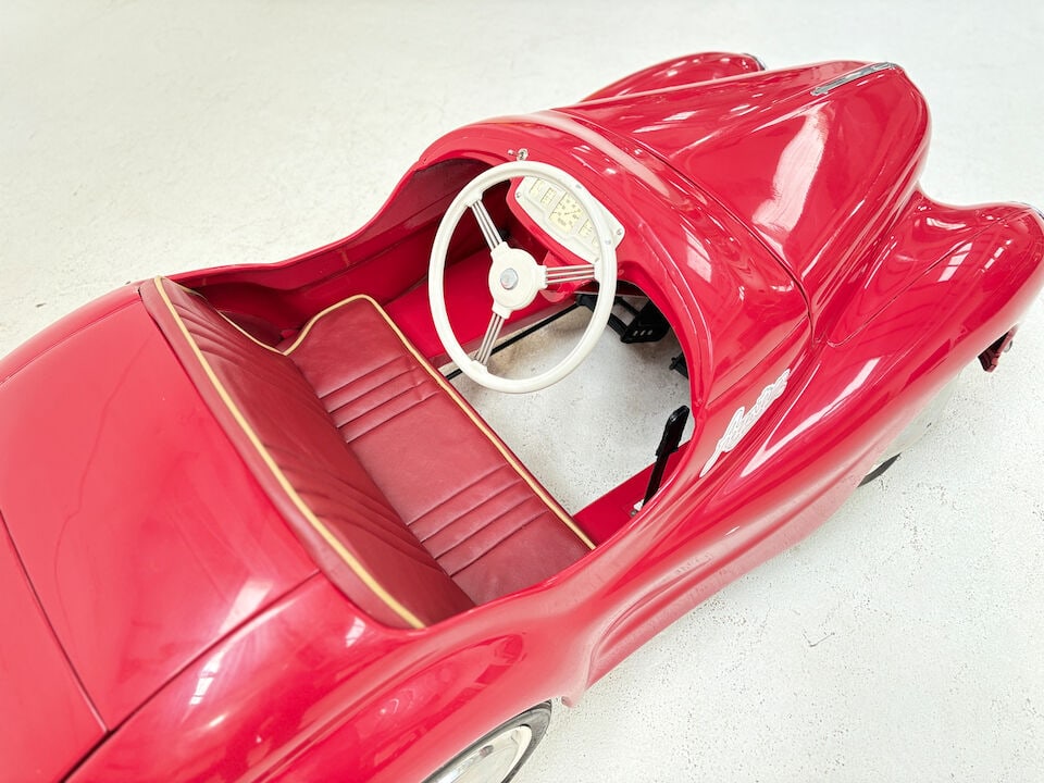 An Austin J40 pedal car - 4