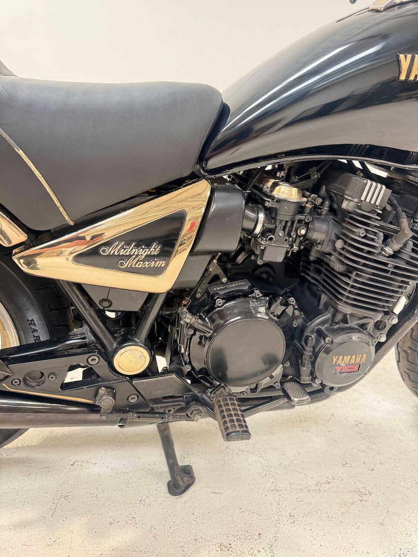 c.1983 Yamaha XJ750 Midnight Maxim Frame no. JYA22R007DA102446 Engine no. 22R-102446 - 12