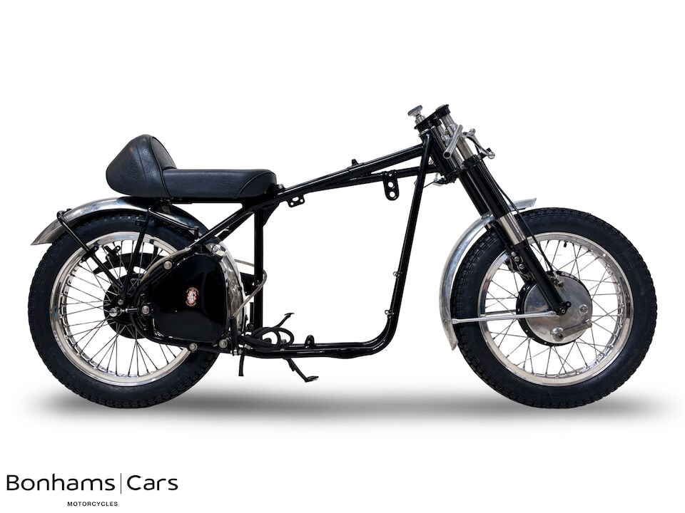 BSA Gold Star 'Daytona' Replica Rolling Chassis: BSA Gold Star 'Daytona' Replica Rolling Chassis Registration no. not registered Frame no. GSDA112000003 (see text) Engine no. n/a 'On two occasions only were post-war Gold Stars supplied with rigid fr