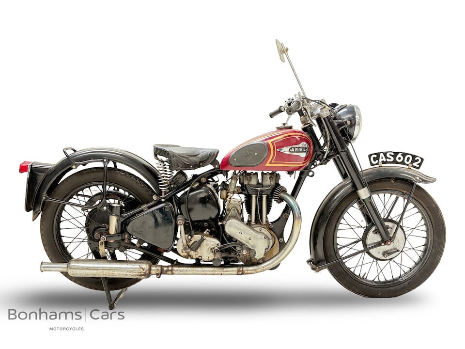 Property of a deceased's estate, c.1953/46 Ariel 350cc Red Hunter Frame no. AS 1932 Engine no. B... (1 of 20)