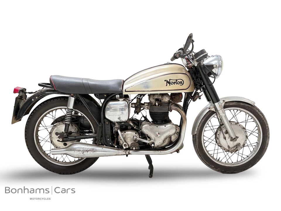 Property of a deceased's estate, c.1959 Norton 498cc Dominator 88 Frame no. P122 77686 (see text...: Property of a deceased's estate c.1959 Norton 498cc Dominator 88 Registration no. UBD 761H Frame no. P122 77686 (see text) Engine no. 87217 122R Norton jumped aboard the vertical-twin bandwagon in