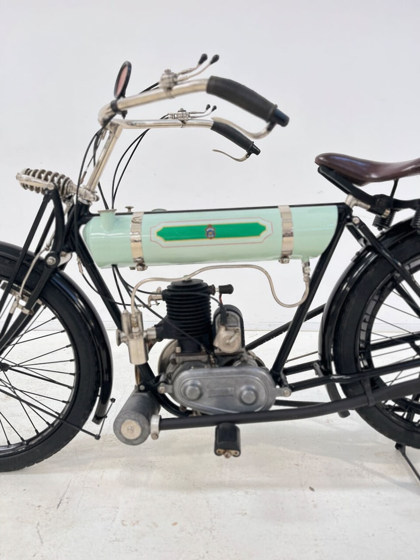 1922 Triumph 225cc Model LW 'Junior' Frame no. 602647 Engine no. 8133 - 13