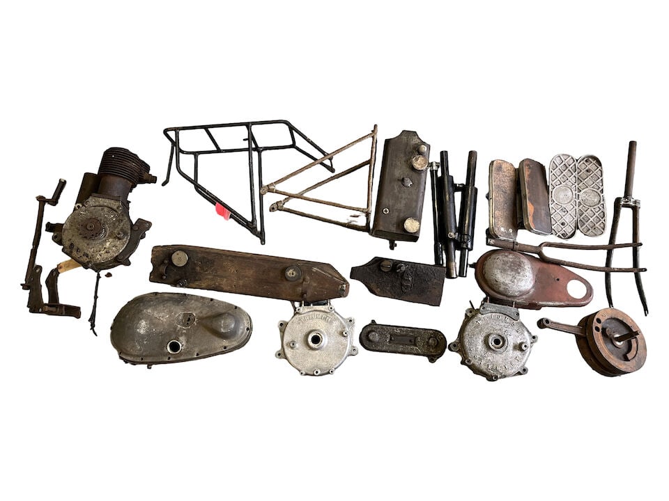 A quantity of believed mostly Triumph spares (1 of 10)