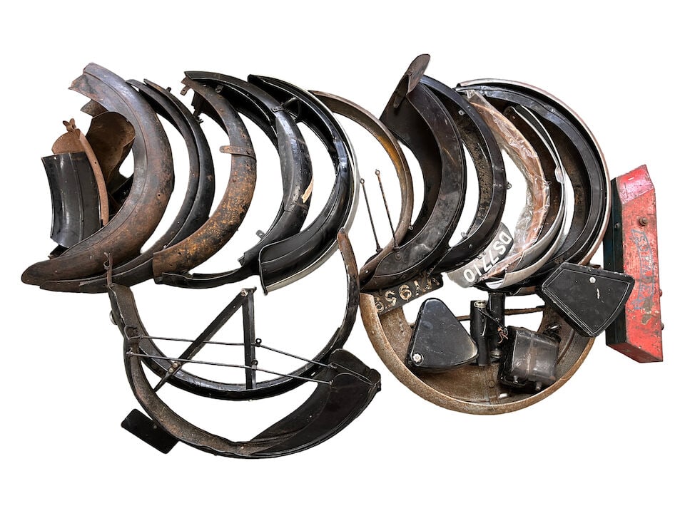 A quantity of tinware (1 of 6)