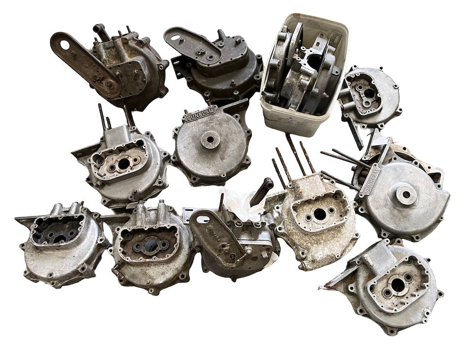 A large quantity of Sunbeam crankcases and engine components (1 of 12)