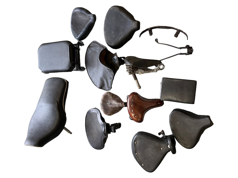 A quantity of saddles ((Qty)) (1 of 5)