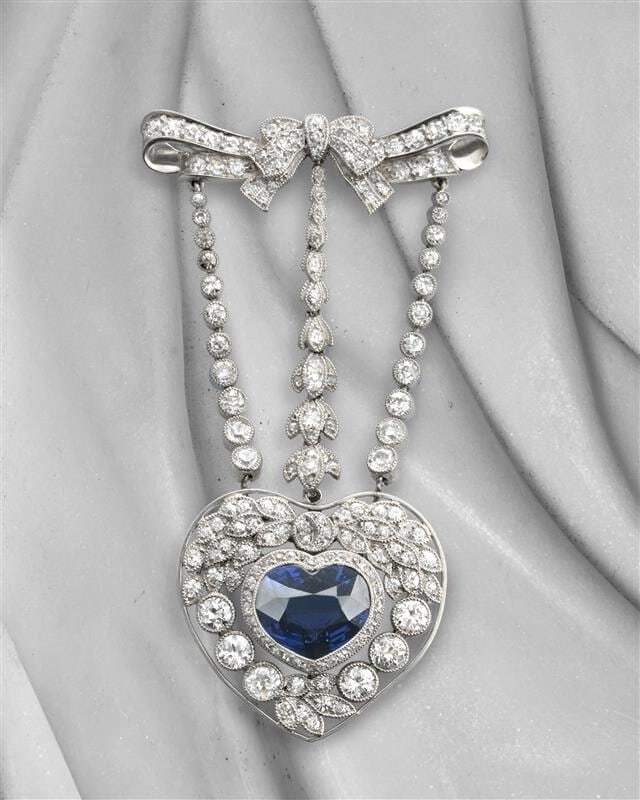 AN EDWARDIAN PLATINUM, SAPPHIRE, AND DIAMOND BROOCH - 4