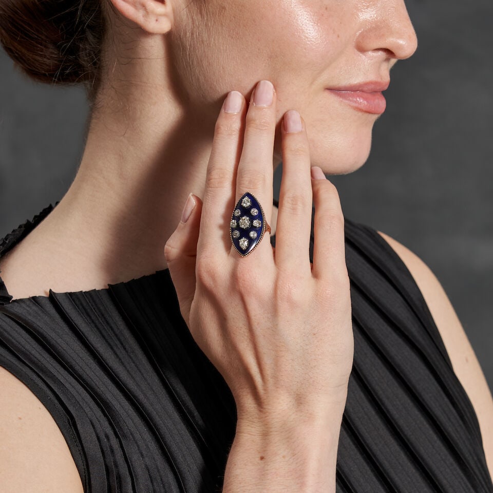AN ANTIQUE GOLD, ENAMEL, AND DIAMOND RING - 2