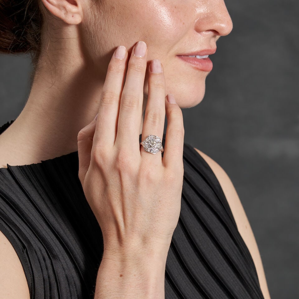 AN EDWARDIAN PLATINUM AND DIAMOND RING - 2