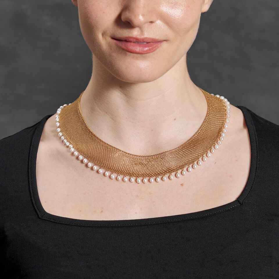 ELSA PERETTI FOR TIFFANY & CO.: AN 18K GOLD AND FRESHWATER CULTURED PEARL NECKLACE - 2