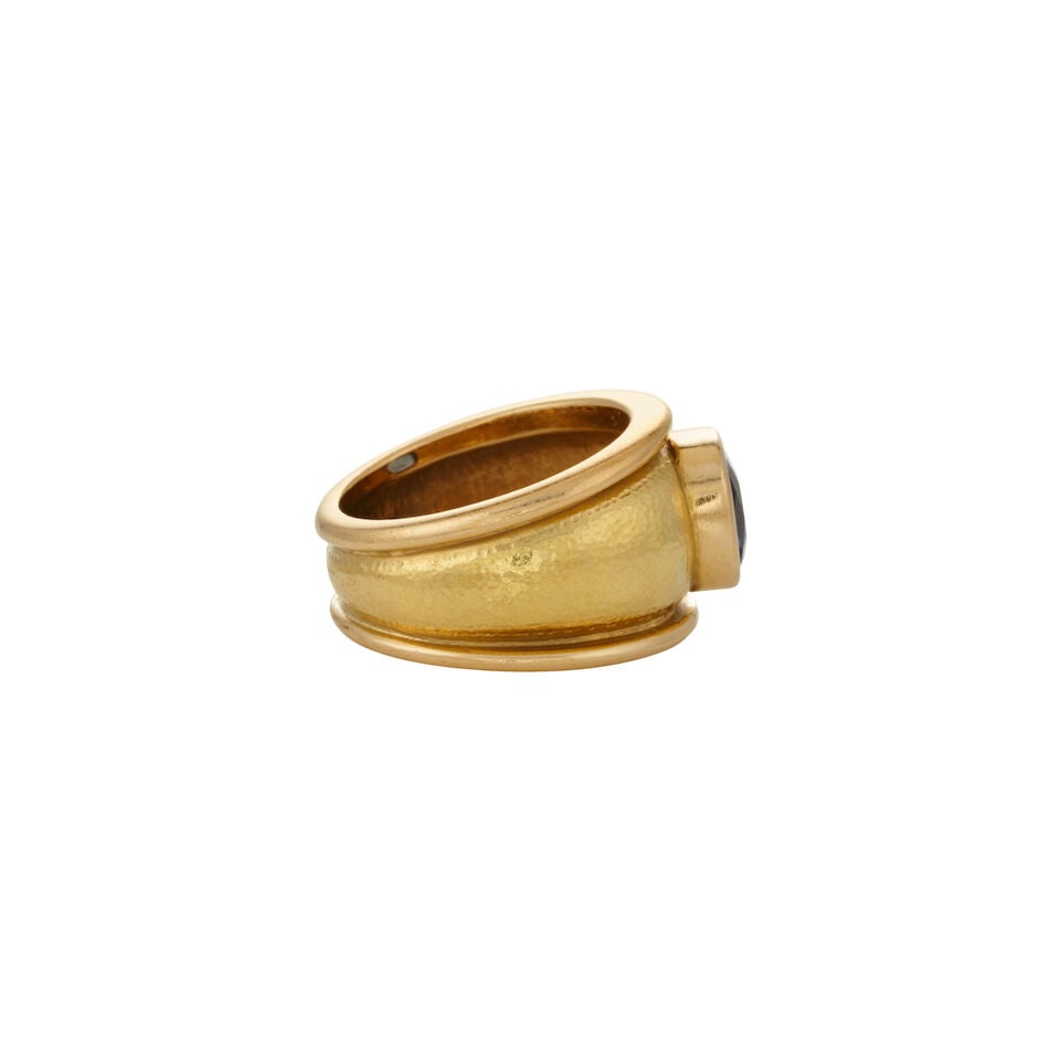 ELIZABETH LOCKE: AN 18K GOLD AND TANZANITE RING - 5