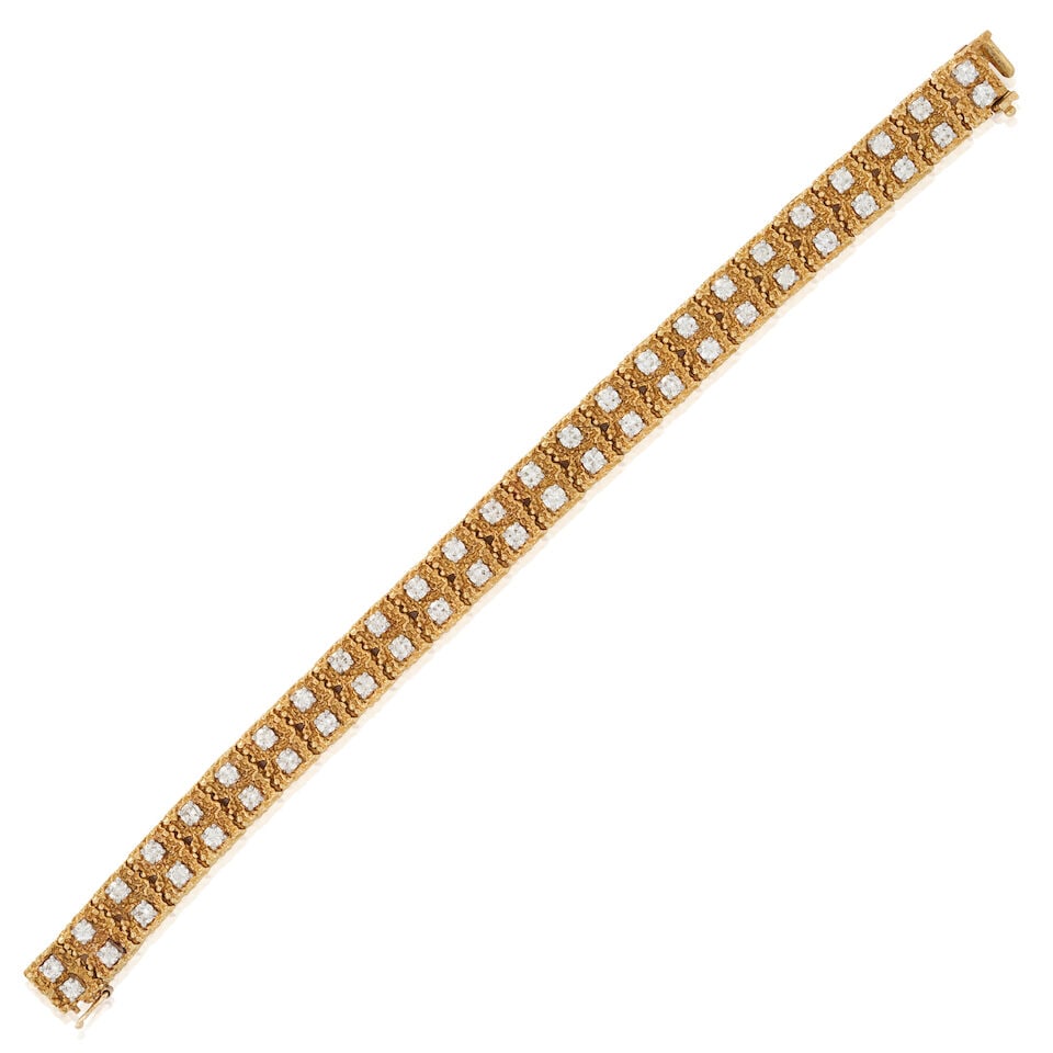 HAMMERMAN BROTHERS: AN 18K GOLD AND DIAMOND BRACELET: HAMMERMAN BROTHERS: AN 18K GOLD AND DIAMOND BRACELET The textured gold links set with full-cut diamonds, approximate total weight 4.00 carats, weight 26.2 dwt, maker's mark for Hammerman Brothers, 