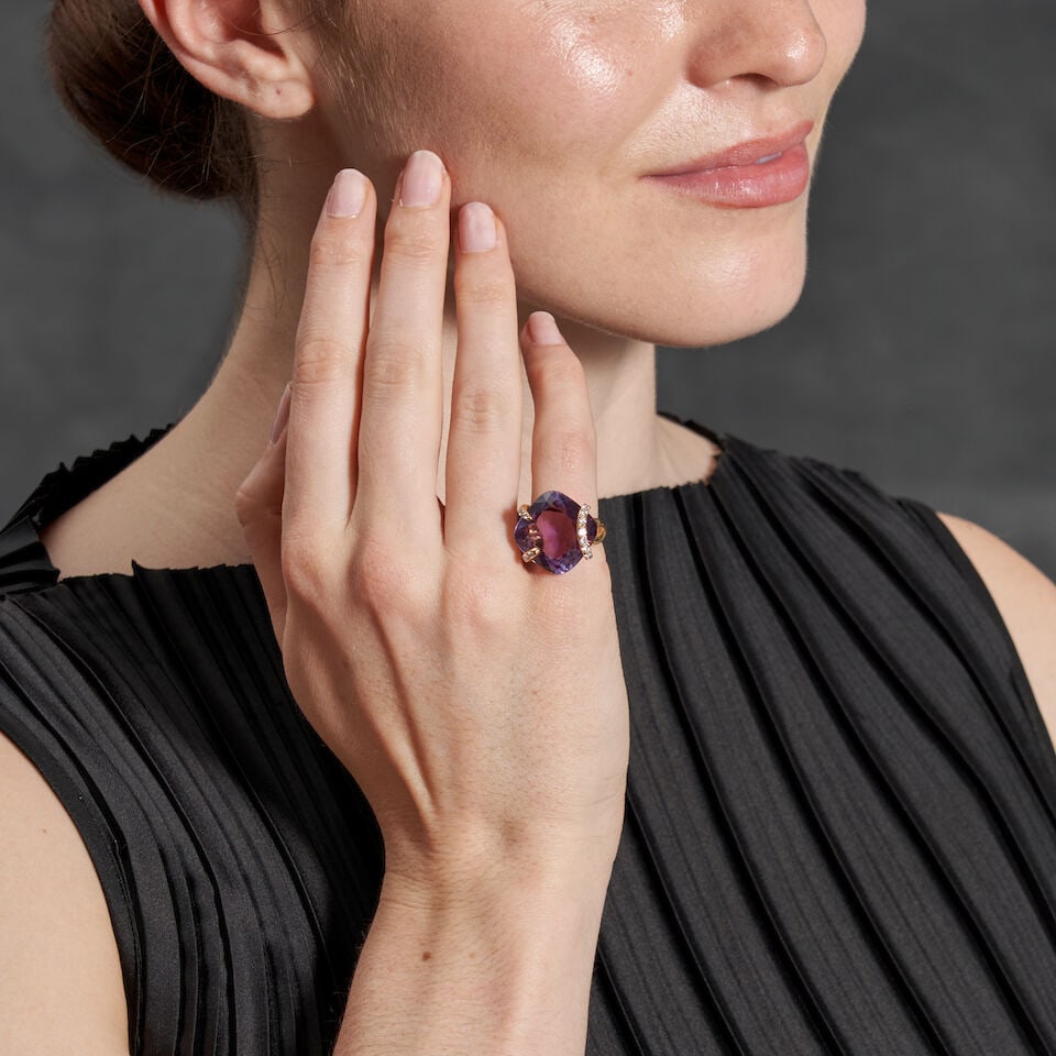 CHANEL: AN 18K GOLD, AMETHYST, AND DIAMOND RING, FRANCE - 2