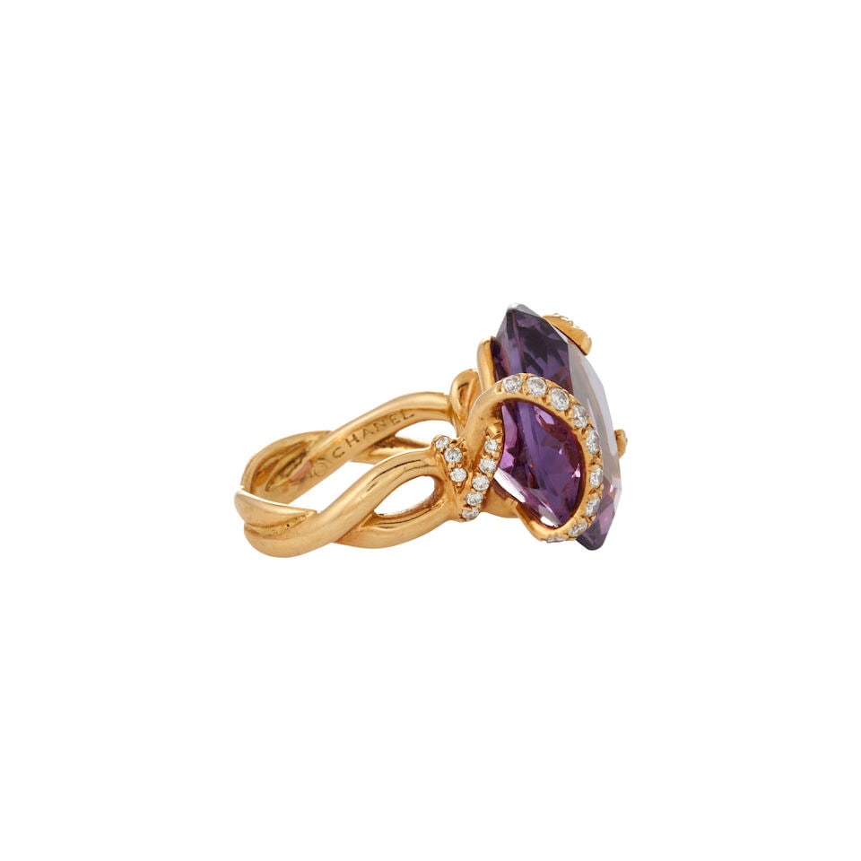 CHANEL: AN 18K GOLD, AMETHYST, AND DIAMOND RING, FRANCE - 5