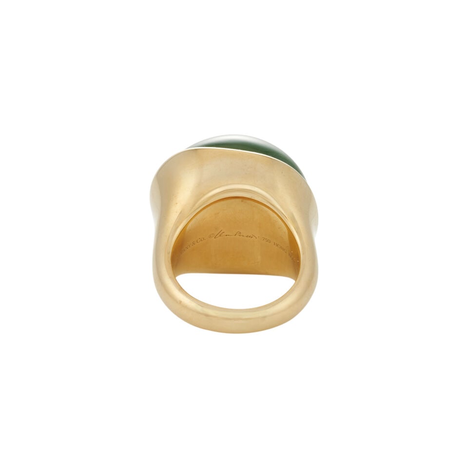 ELSA PERETTI FOR TIFFANY & CO.: AN 18K GOLD AND JADE RING, HONG KONG - 4