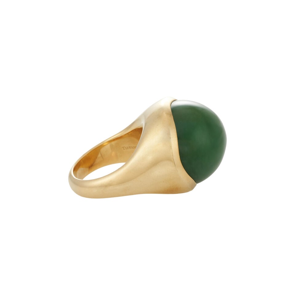ELSA PERETTI FOR TIFFANY & CO.: AN 18K GOLD AND JADE RING, HONG KONG - 5