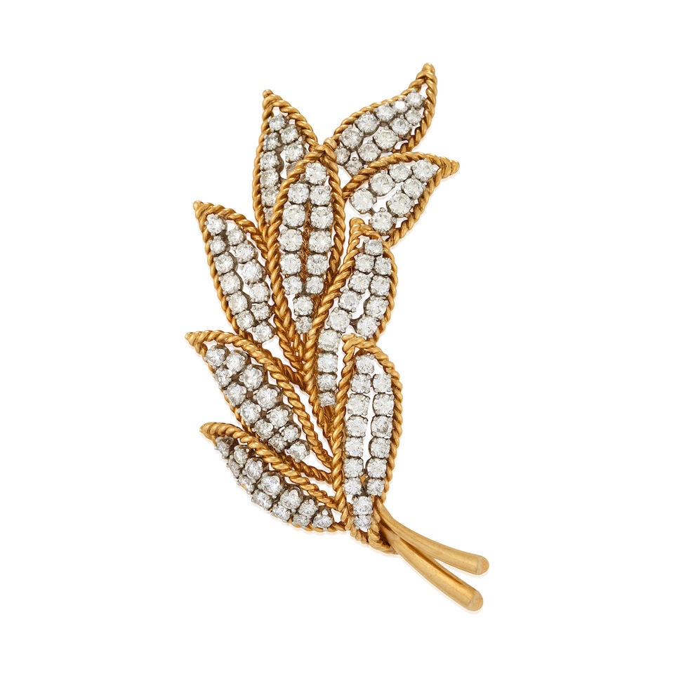 AN 18K GOLD AND DIAMOND LEAF BROOCH (1 of 3)
