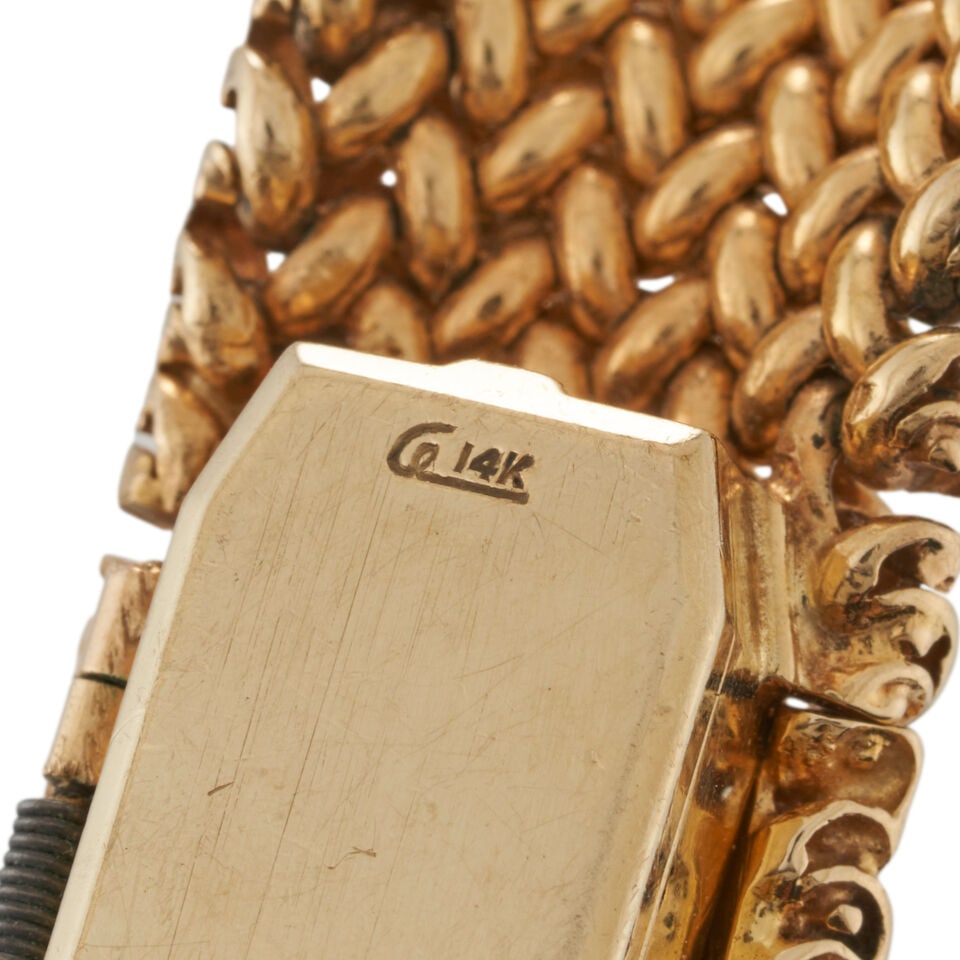 A 14K GOLD COVERED WRISTWATCH - 3