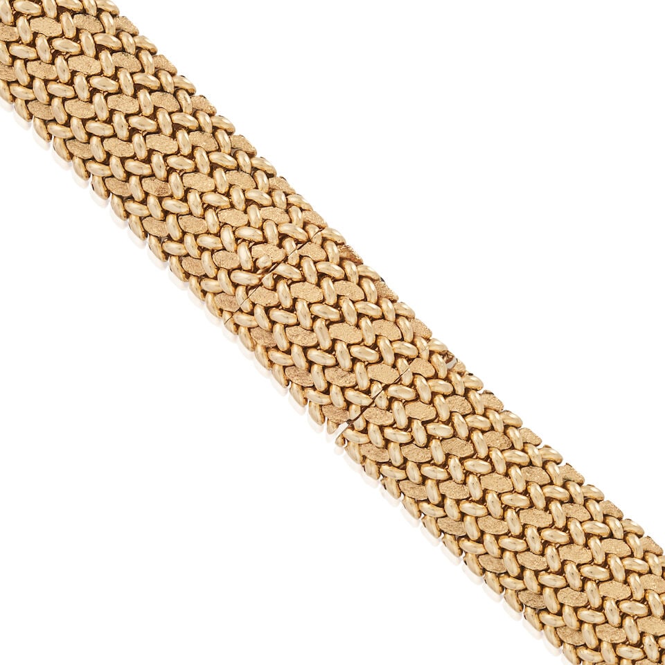 A 14K GOLD COVERED WRISTWATCH - 6