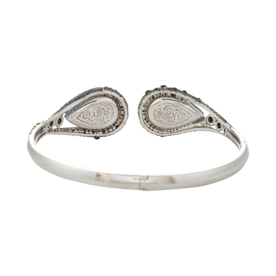 STEPHEN WEBSTER: AN 18K WHITE GOLD AND BLACK DIAMOND 'CRYSTAL HAZE' BANGLE BRACELET - 4