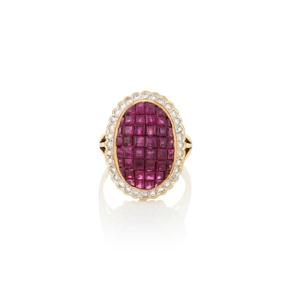 AN 18K GOLD, RUBY, AND DIAMOND RING (1 of 4)