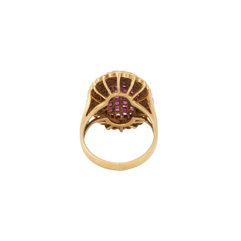 AN 18K GOLD, RUBY, AND DIAMOND RING - 3