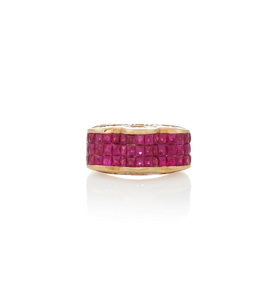 AN 18K GOLD, RUBY, AND DIAMOND RING (1 of 4)