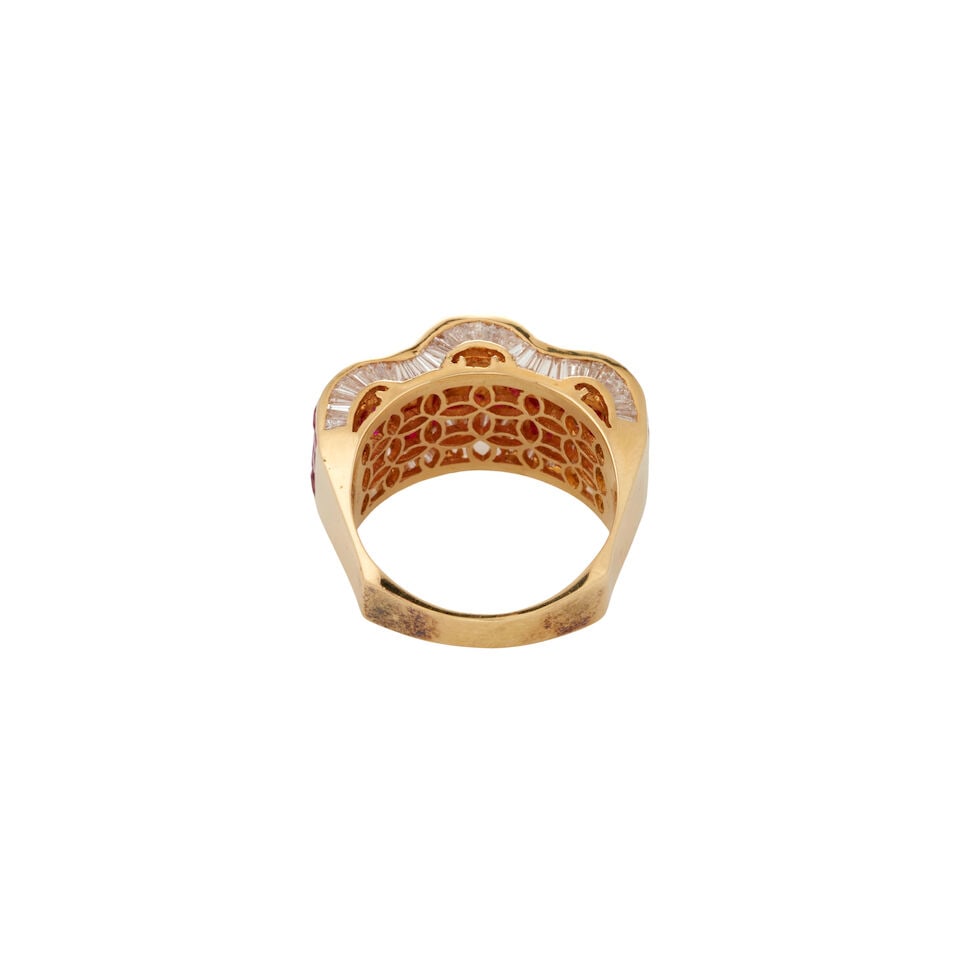 AN 18K GOLD, RUBY, AND DIAMOND RING - 3