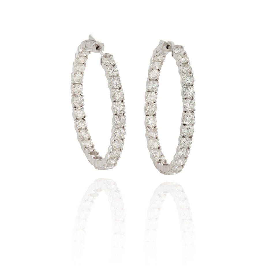 A PAIR OF 14K WHITE GOLD AND DIAMOND EARRINGS (1 of 3)