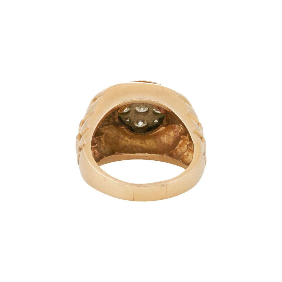 A GOLD AND DIAMOND RING - 3