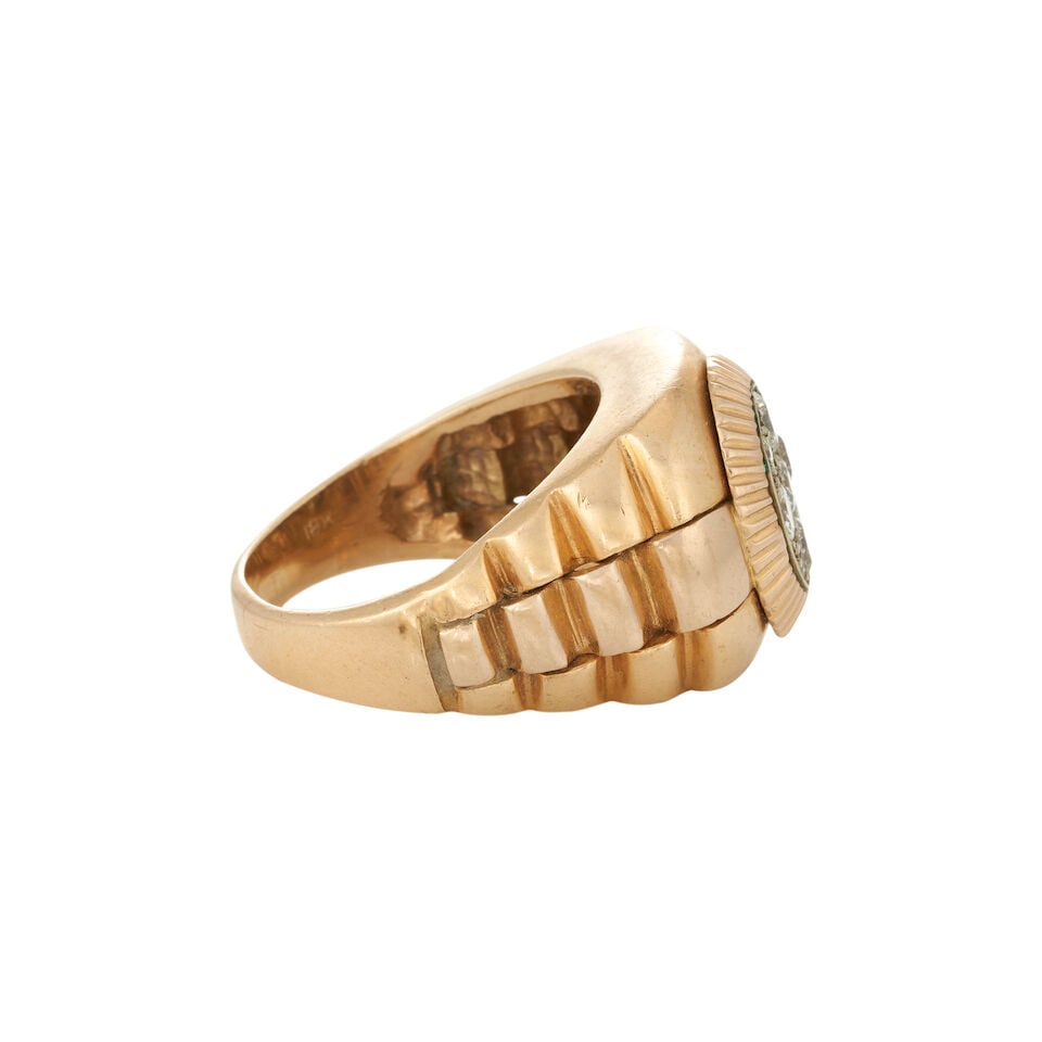 A GOLD AND DIAMOND RING - 4
