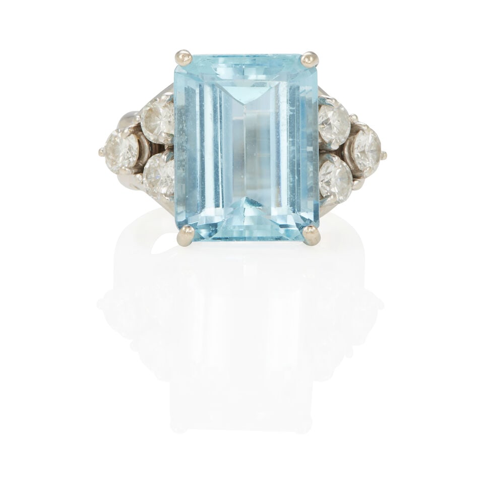 14K GOLD. AQUAMARINE AND DIAMOND RING (1 of 2)