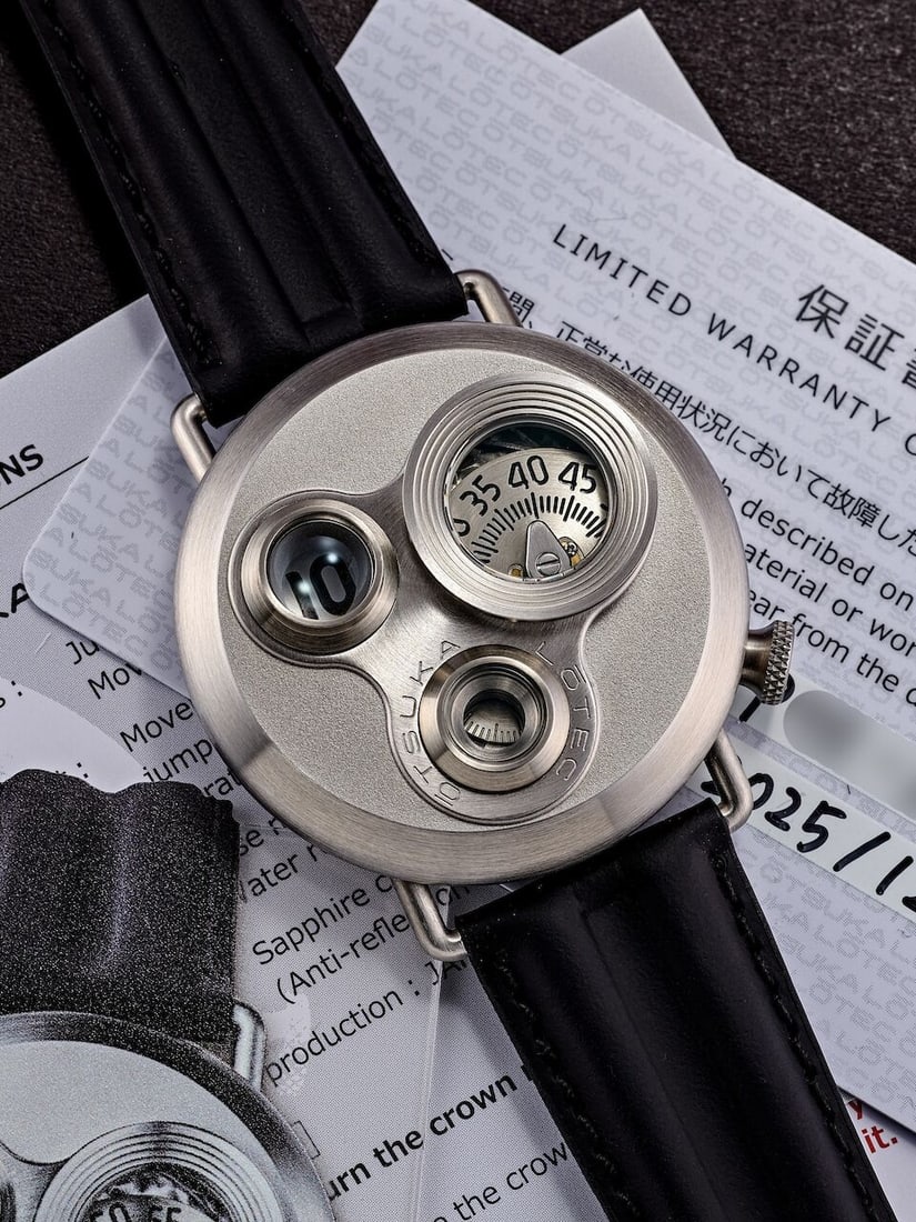 [NO RESERVE] ŌTSUKA LŌTEC | NO. 7.5, A RARE BRAND NEW STAINLESS STEEL WRISTWATCH WITH ... (1 of 5)